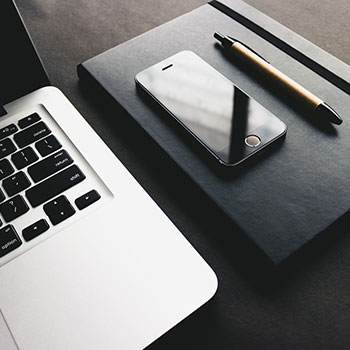 莱切斯特城大胜对手，狐狸冲击争冠